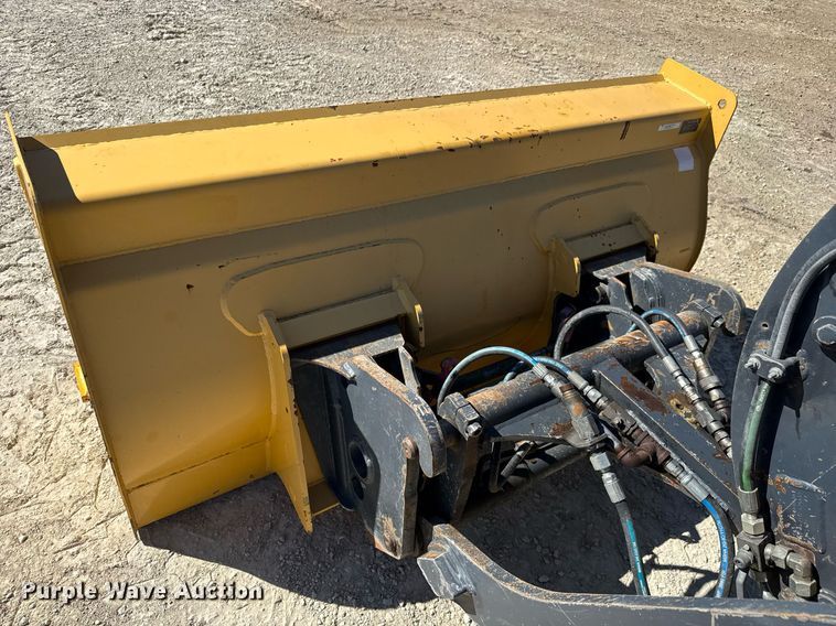 image for item EQ1118 2005 John Deere 244J wheel loader