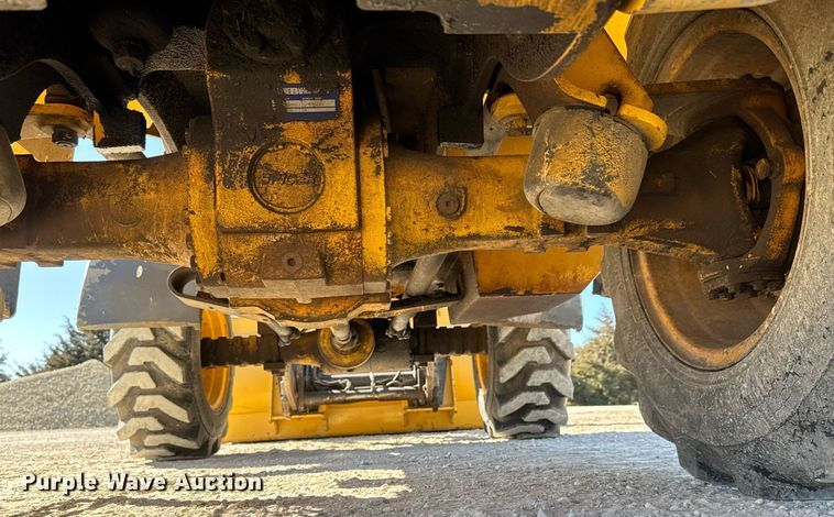 image for item EQ1118 2005 John Deere 244J wheel loader