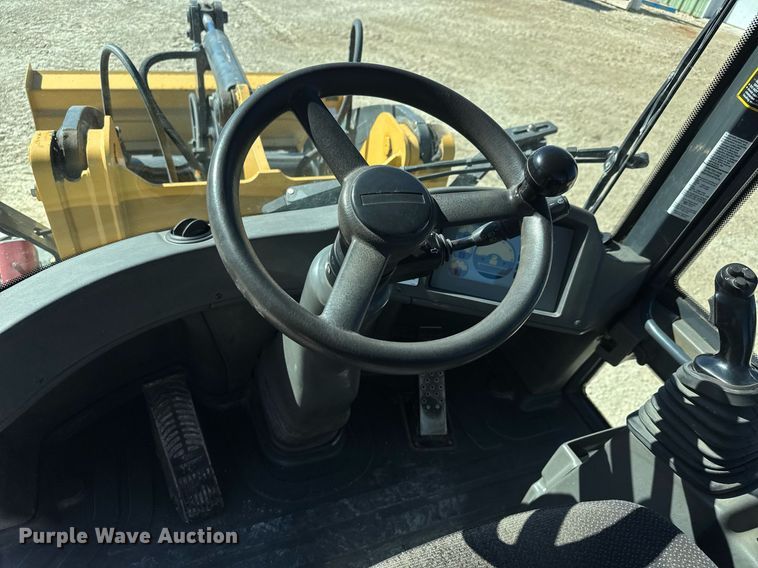 image for item EQ1118 2005 John Deere 244J wheel loader