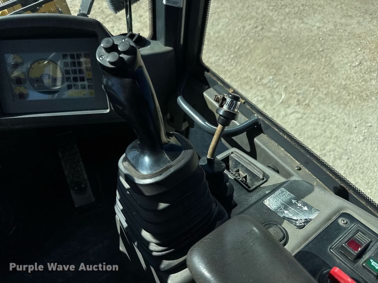 image for item EQ1118 2005 John Deere 244J wheel loader