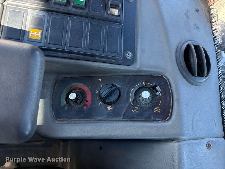 image for item EQ1118 2005 John Deere 244J wheel loader