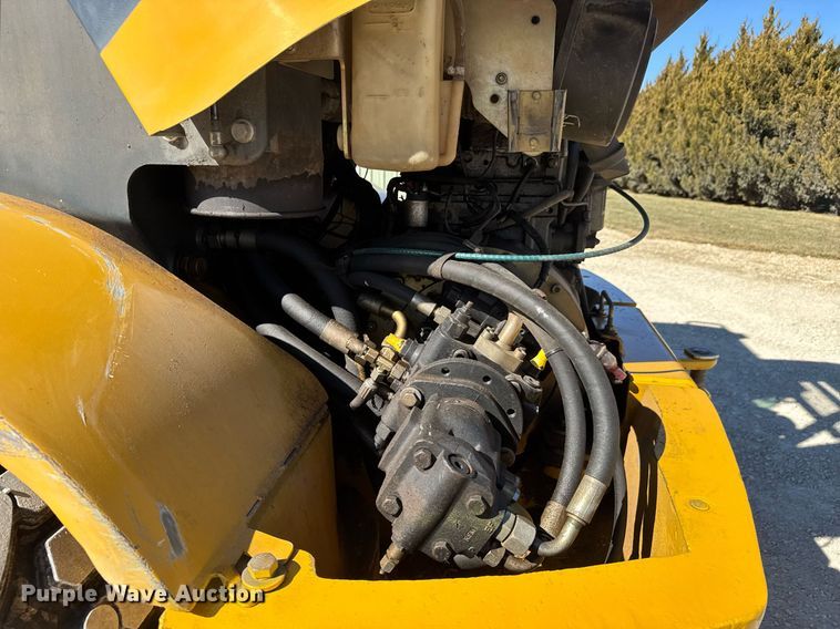 image for item EQ1118 2005 John Deere 244J wheel loader