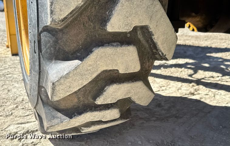 image for item EQ1118 2005 John Deere 244J wheel loader