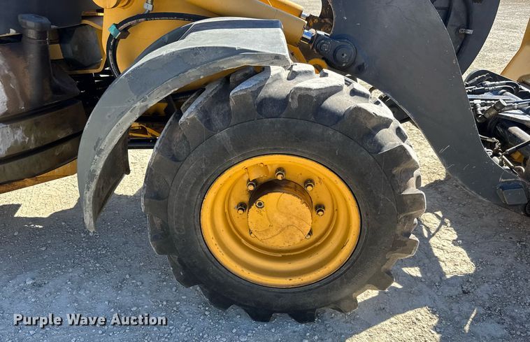 image for item EQ1118 2005 John Deere 244J wheel loader