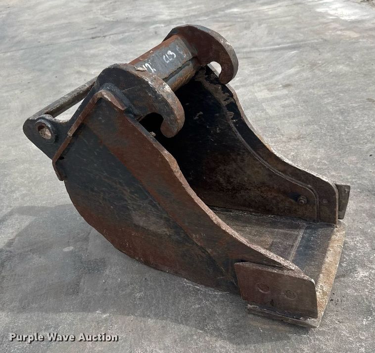 image for item EQ1171 Bobcat mini excavator bucket