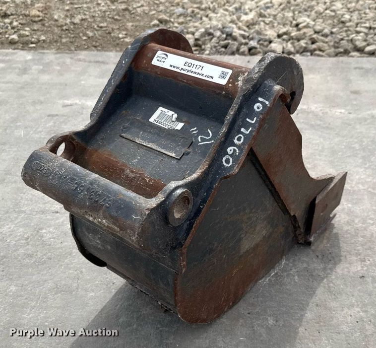 image for item EQ1171 Bobcat mini excavator bucket
