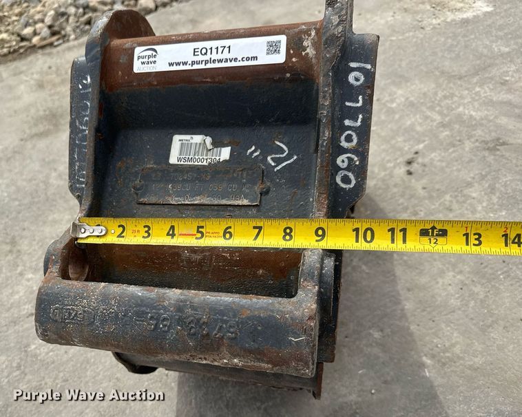 image for item EQ1171 Bobcat mini excavator bucket