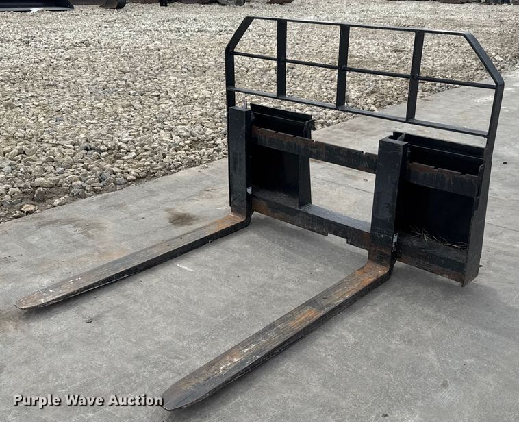 image for item EQ1172 Arrow skid steer forks