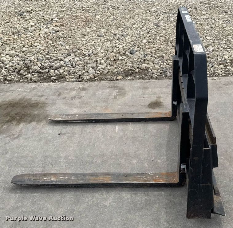 image for item EQ1172 Arrow skid steer forks