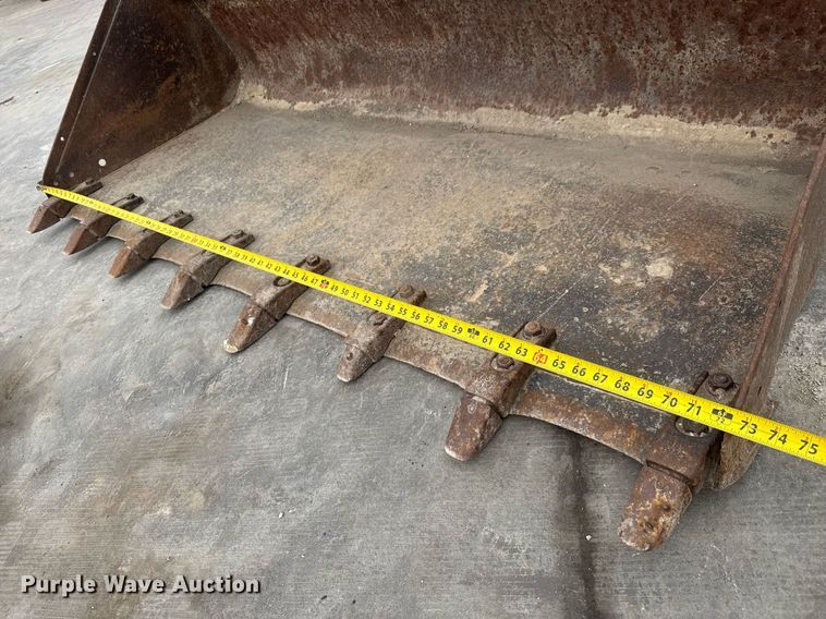 image for item EQ1175 Bobcat 74 Lo Pro skid steer bucket