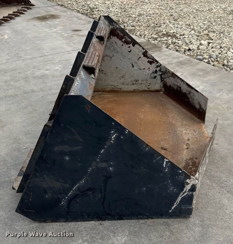 image for item EQ1176 Skid steer concrete bucket