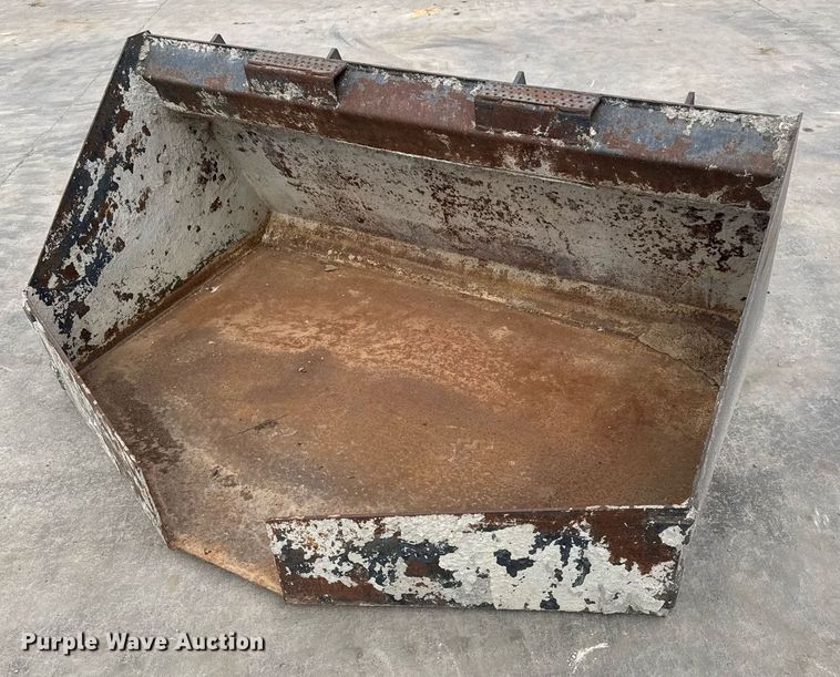 image for item EQ1176 Skid steer concrete bucket
