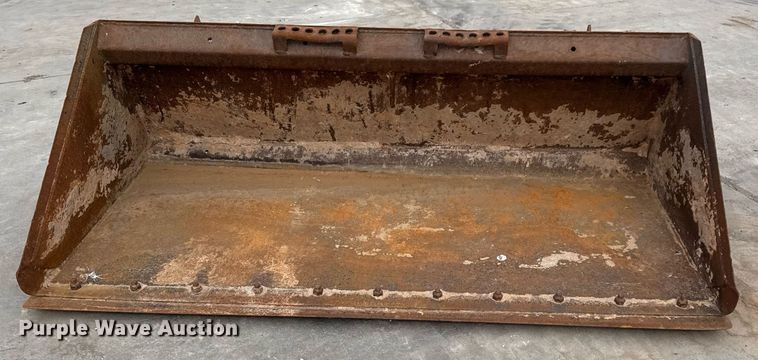 image for item EQ1178 Melroe 66 Low Profile skid steer bucket