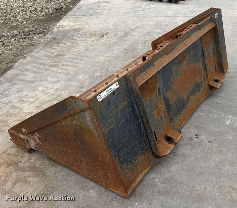 image for item EQ1178 Melroe 66 Low Profile skid steer bucket