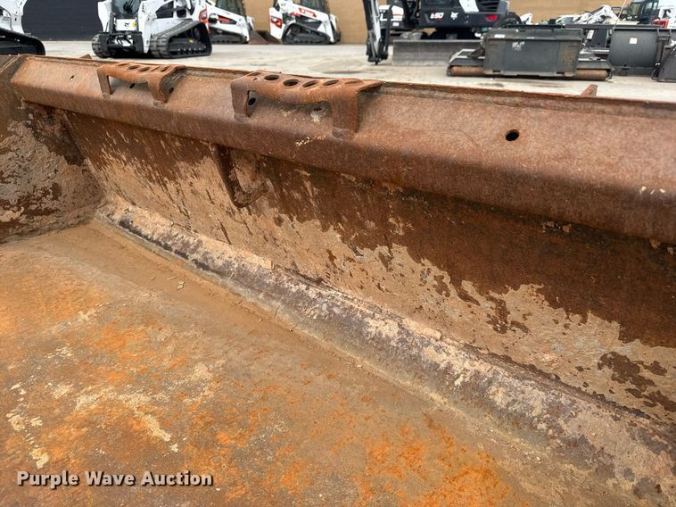 image for item EQ1178 Melroe 66 Low Profile skid steer bucket