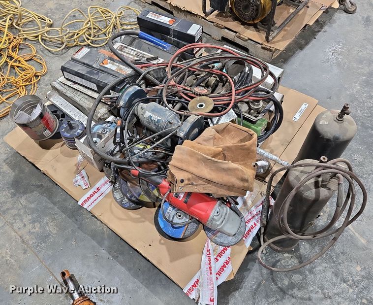 image for item EQ6500 Tools