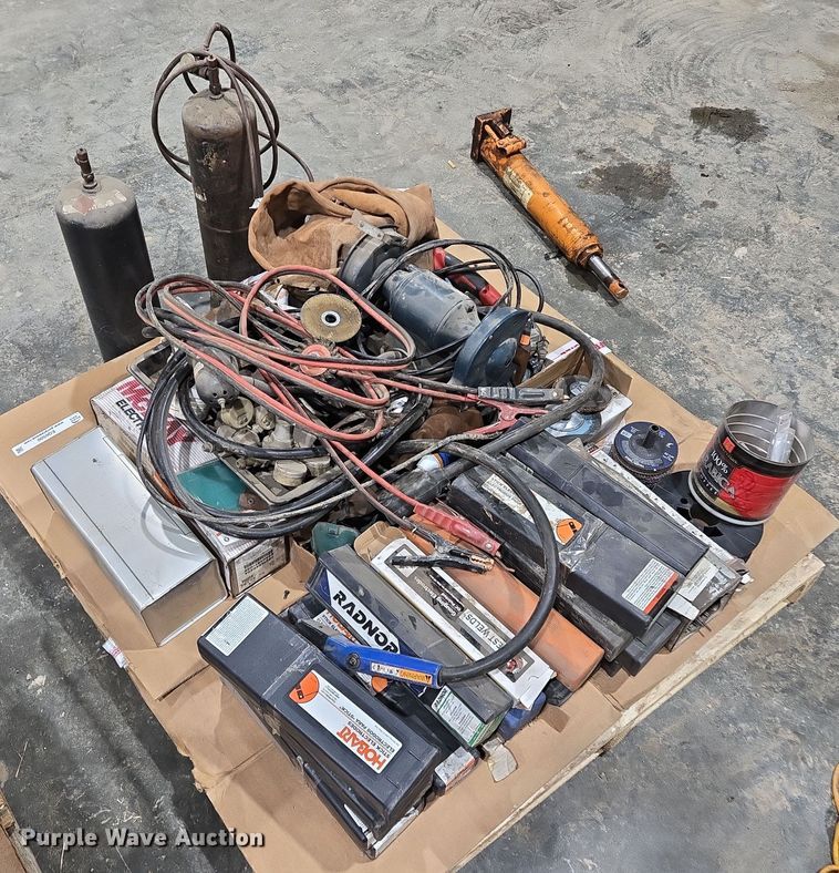 image for item EQ6500 Tools