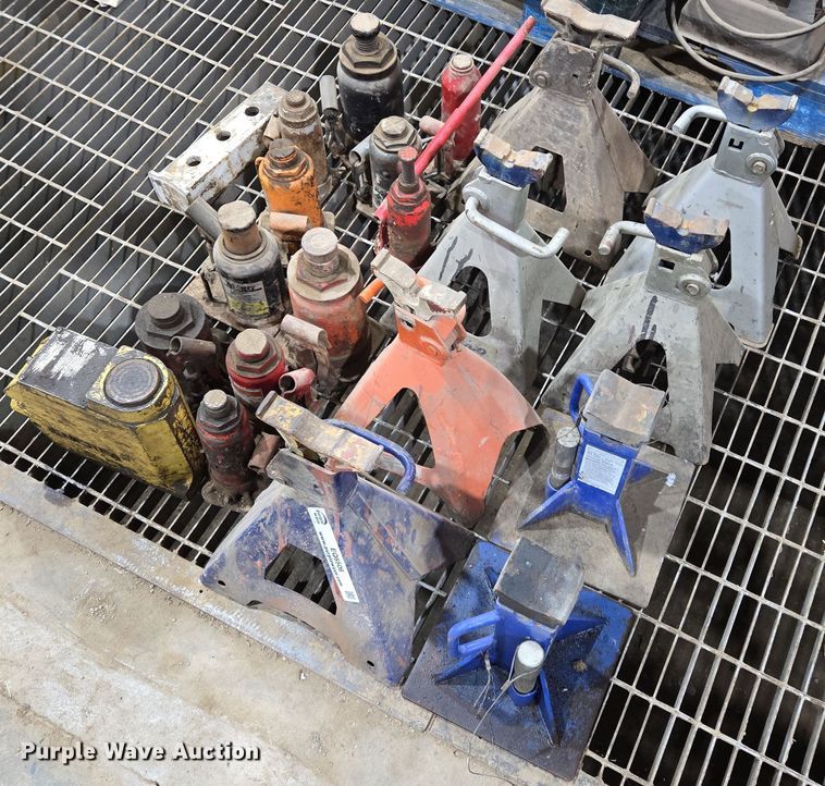 image for item EQ6506 Jacks