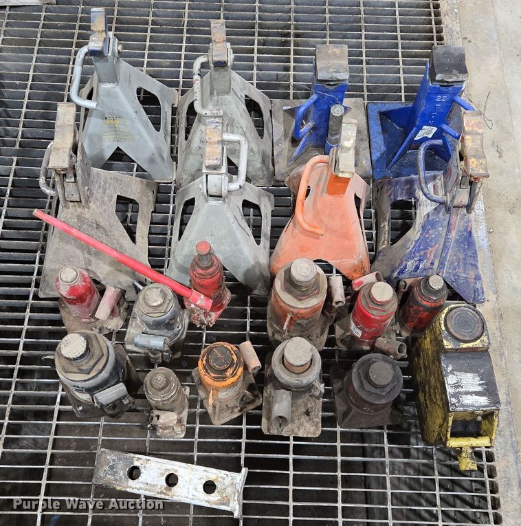 image for item EQ6506 Jacks