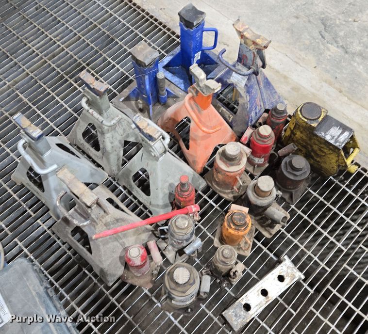 image for item EQ6506 Jacks