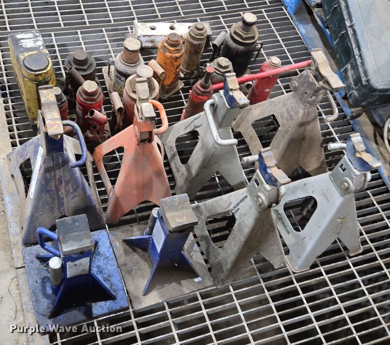 image for item EQ6506 Jacks