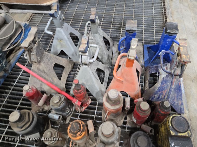 image for item EQ6506 Jacks