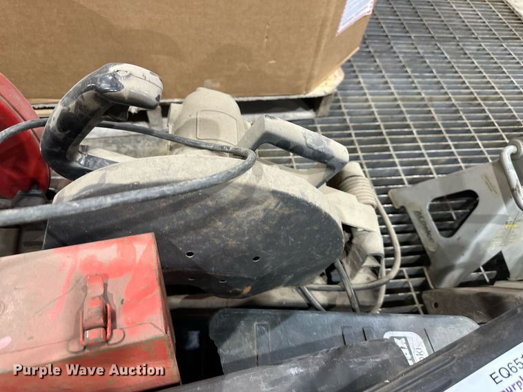 image for item EQ6516 Tools