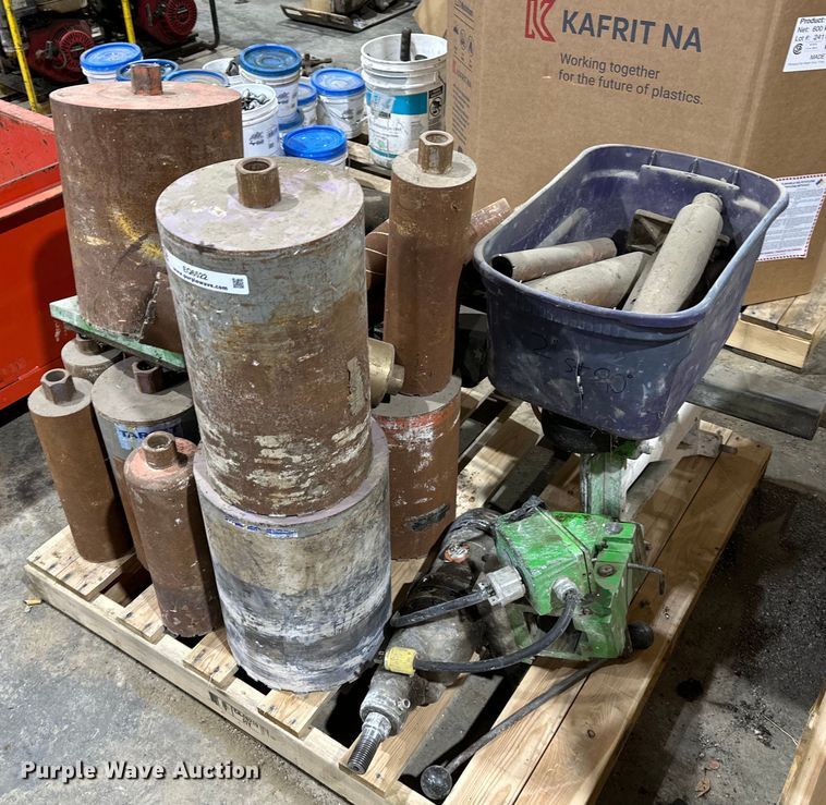 image for item EQ6522 (2) core drills