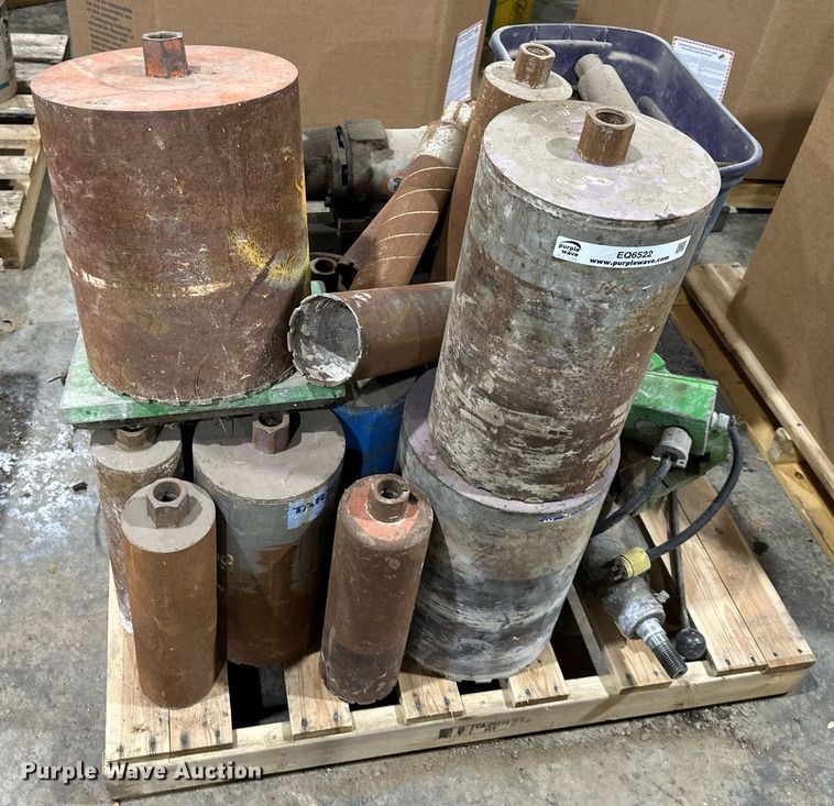 image for item EQ6522 (2) core drills