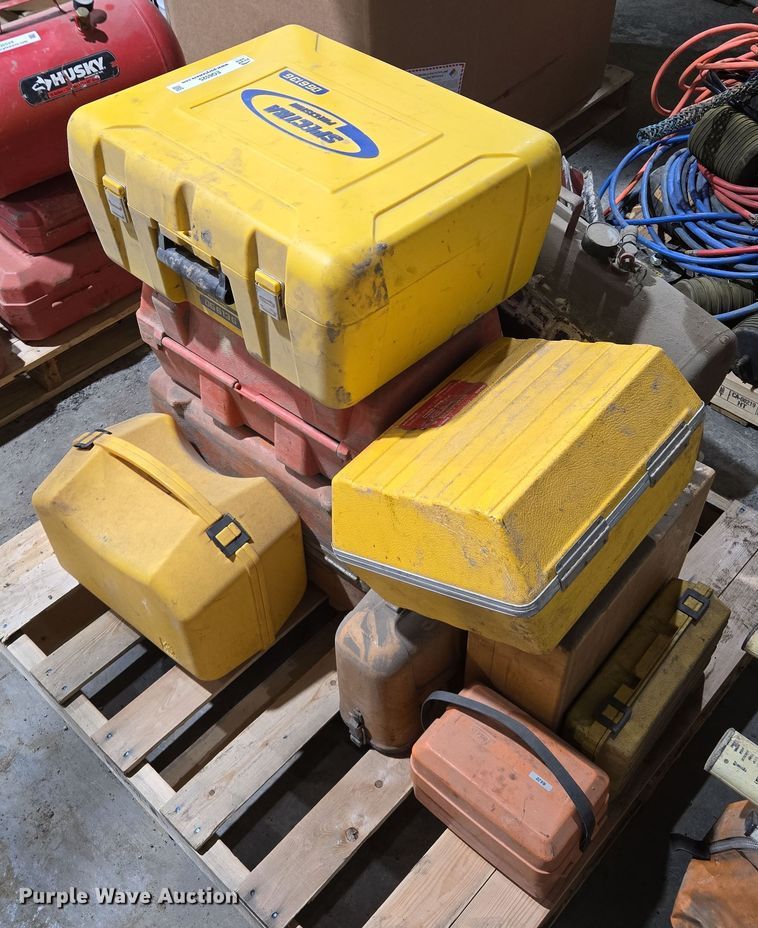 image for item EQ6525 Surveying equipment and pipe lazer