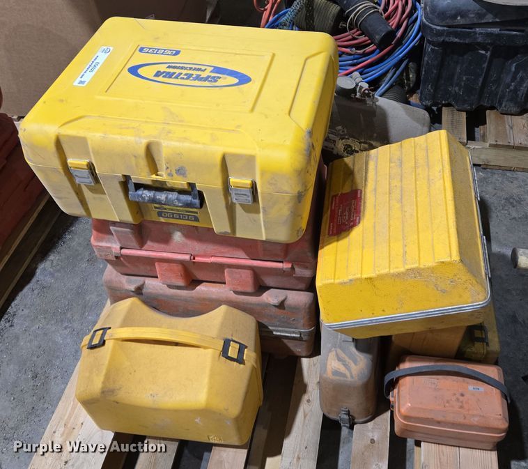 image for item EQ6525 Surveying equipment and pipe lazer