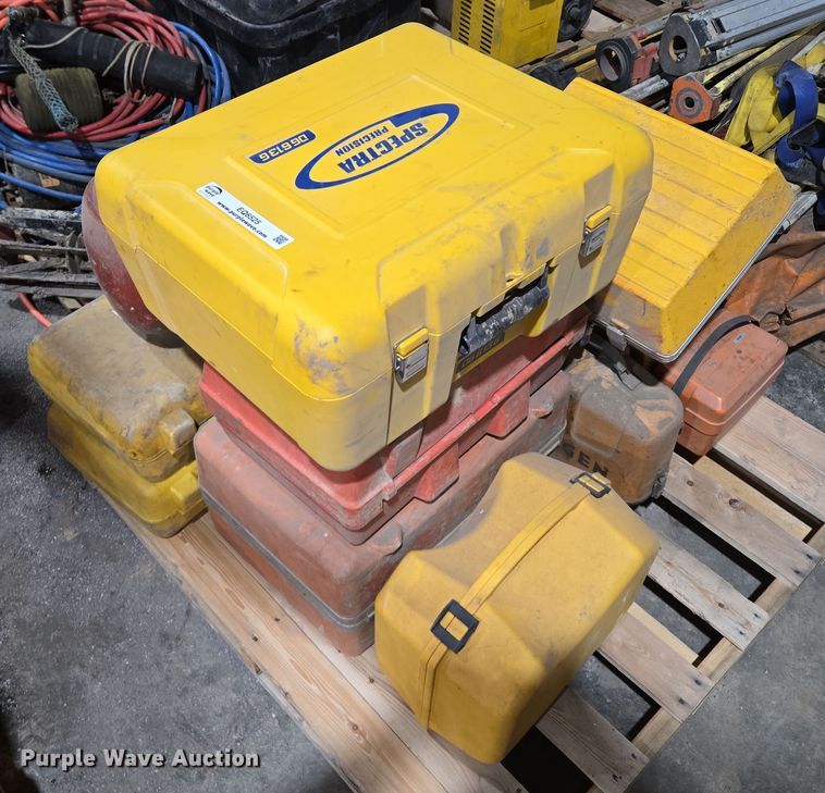 image for item EQ6525 Surveying equipment and pipe lazer