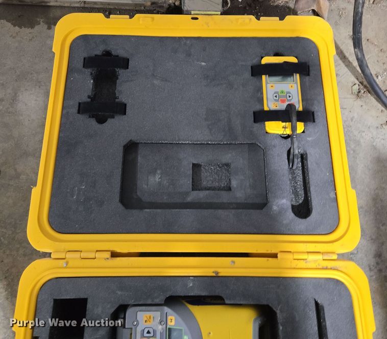 image for item EQ6525 Surveying equipment and pipe lazer