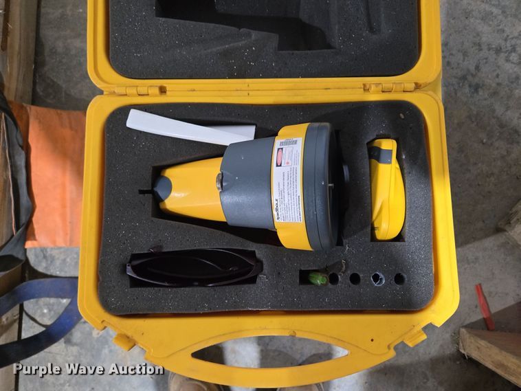 image for item EQ6525 Surveying equipment and pipe lazer