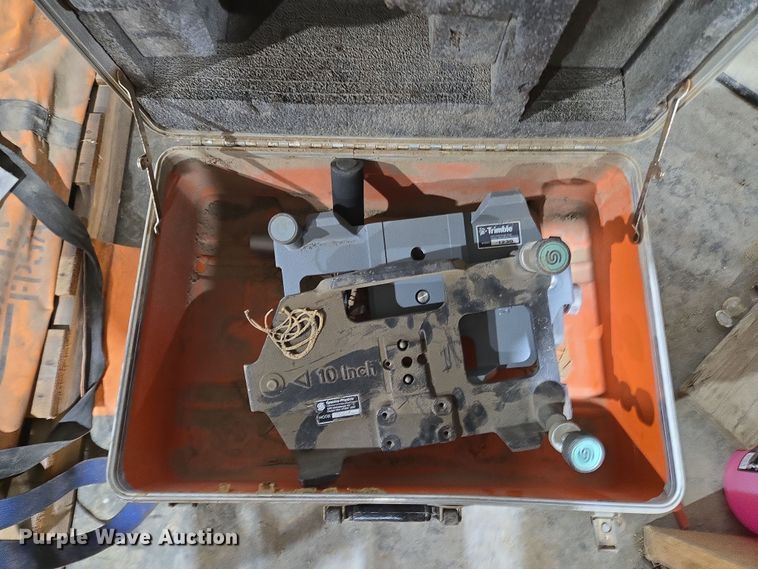 image for item EQ6525 Surveying equipment and pipe lazer