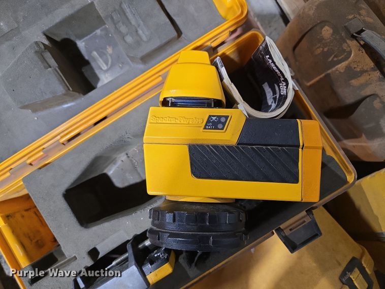 image for item EQ6525 Surveying equipment and pipe lazer