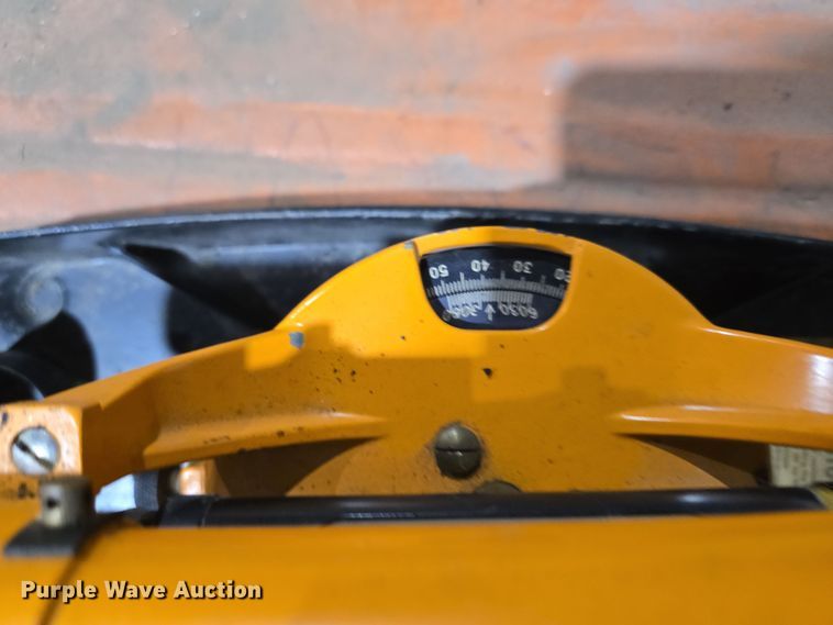 image for item EQ6525 Surveying equipment and pipe lazer