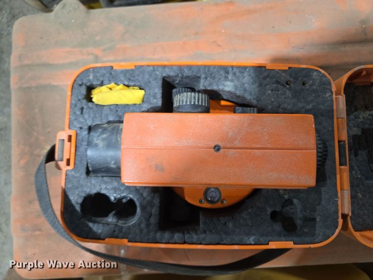 image for item EQ6525 Surveying equipment and pipe lazer