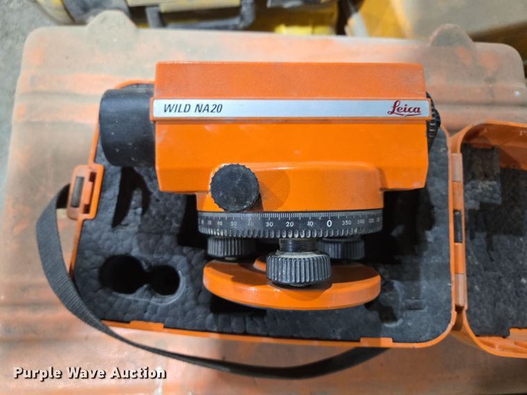 image for item EQ6525 Surveying equipment and pipe lazer