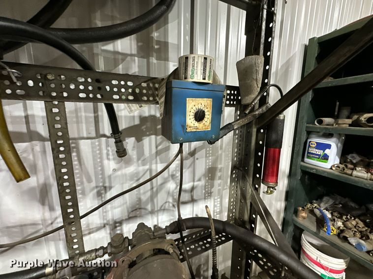 image for item EQ6528 Oil system