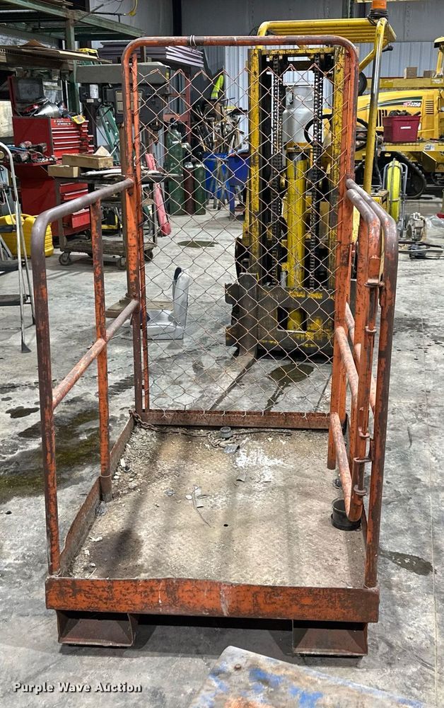 image for item EQ6529 Baker FID020 forklift