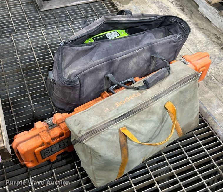 image for item EQ6531 Locators