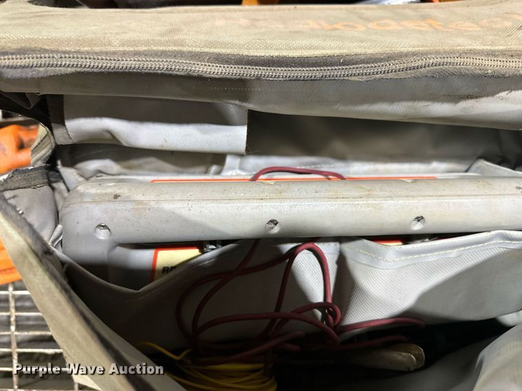 image for item EQ6531 Locators