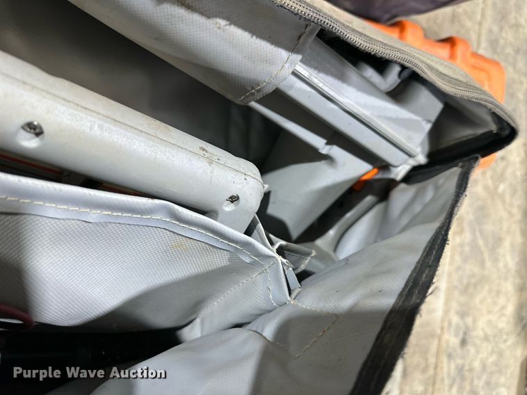 image for item EQ6531 Locators