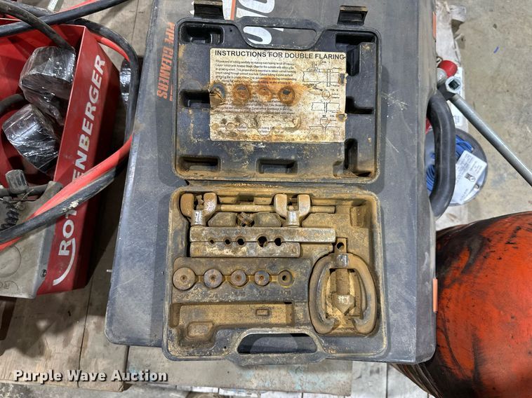 image for item EQ6534 Tapping machine