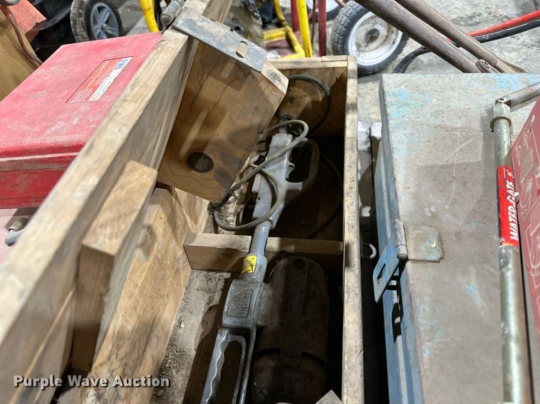 image for item EQ6534 Tapping machine