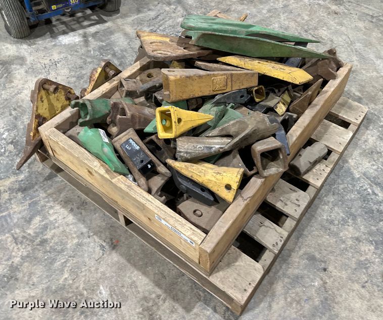 image for item EQ6544 Bucket teeth and side cutters