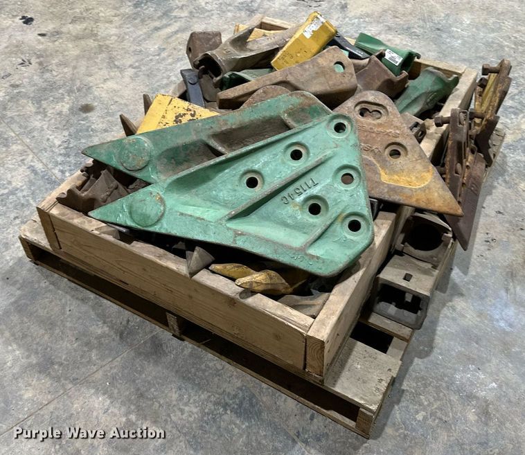 image for item EQ6544 Bucket teeth and side cutters