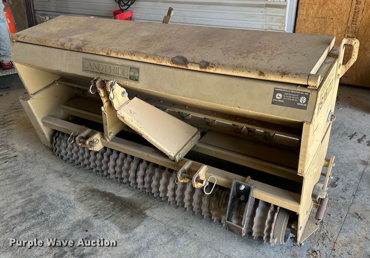 image for item EQ6566 1997 Land Pride PS1572 seeder