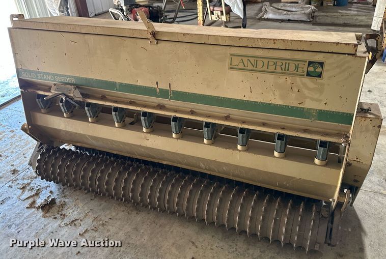 image for item EQ6566 1997 Land Pride PS1572 seeder